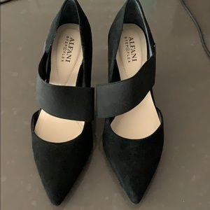 Alfani women pumps brand new